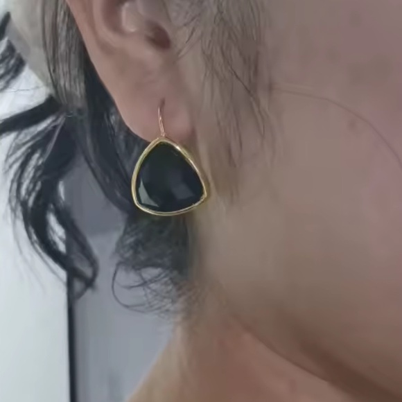 Vintage Black Onyx Gold Earrings - Picture 7 of 7